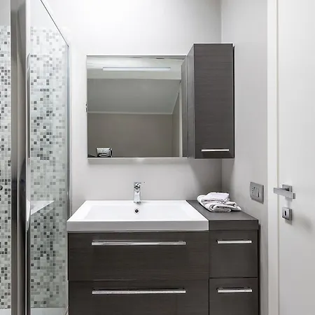 Romantica Mansarda Con Terrazzino Sui Tetti Di *