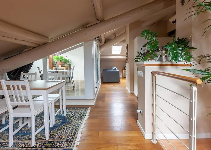 Romantica Mansarda Con Terrazzino Sui Tetti Di *