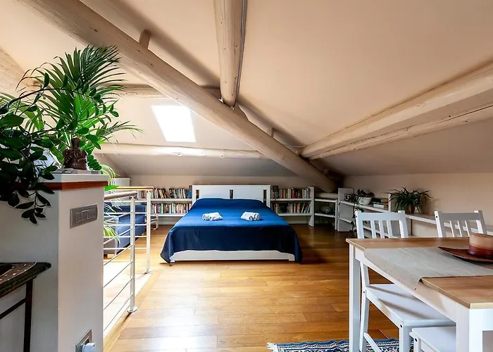 Romantica Mansarda Con Terrazzino Sui Tetti Di Apartmán Parma